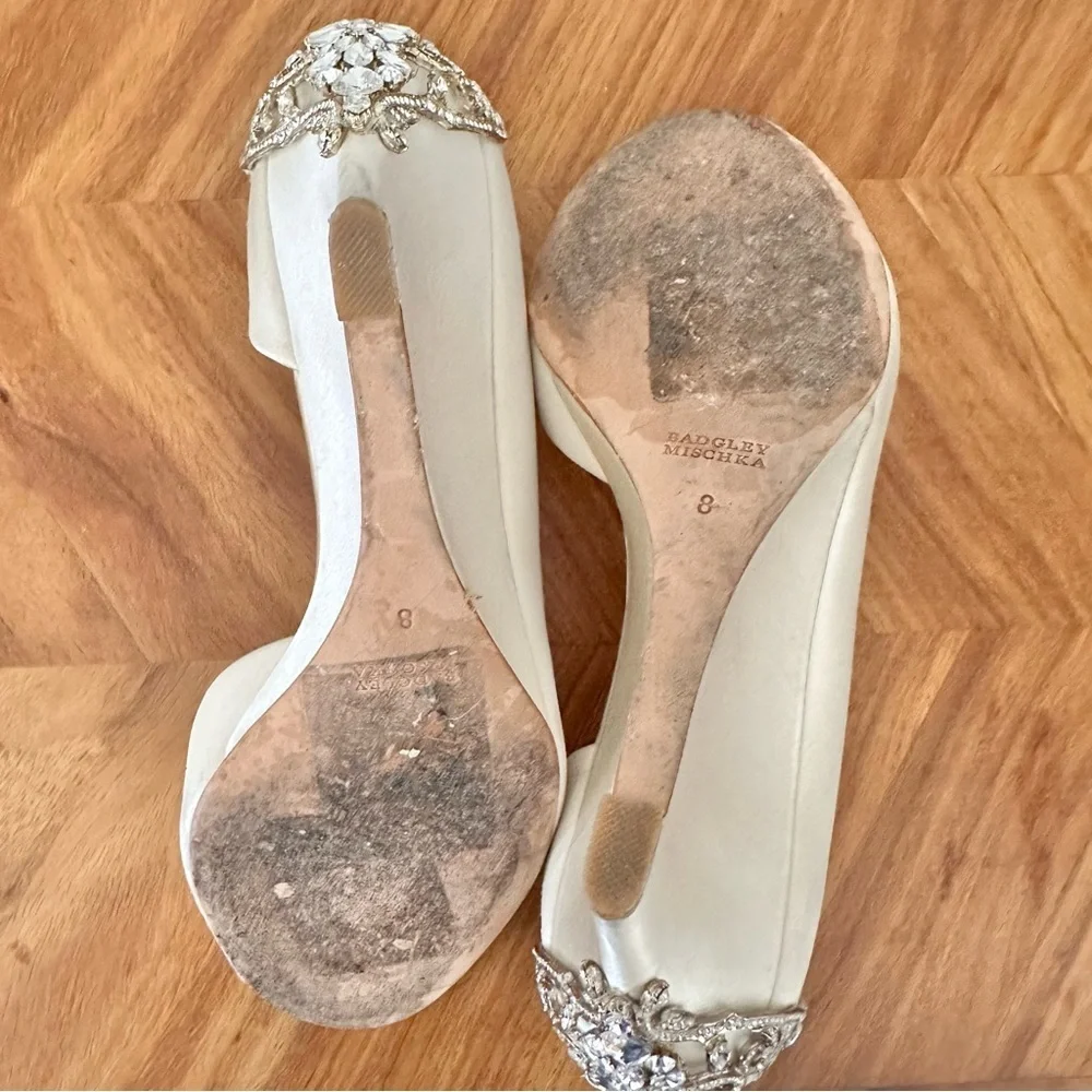 Badgely Mischka Cream Meagan Embellished Crystal Wedge Shoes Wedding Guest GUC